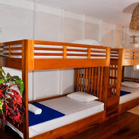 Crow'S Nest Hotel Tua Pejat Exterior foto
