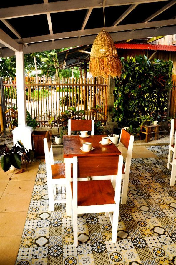 Crow'S Nest Hotel Tua Pejat Exterior foto