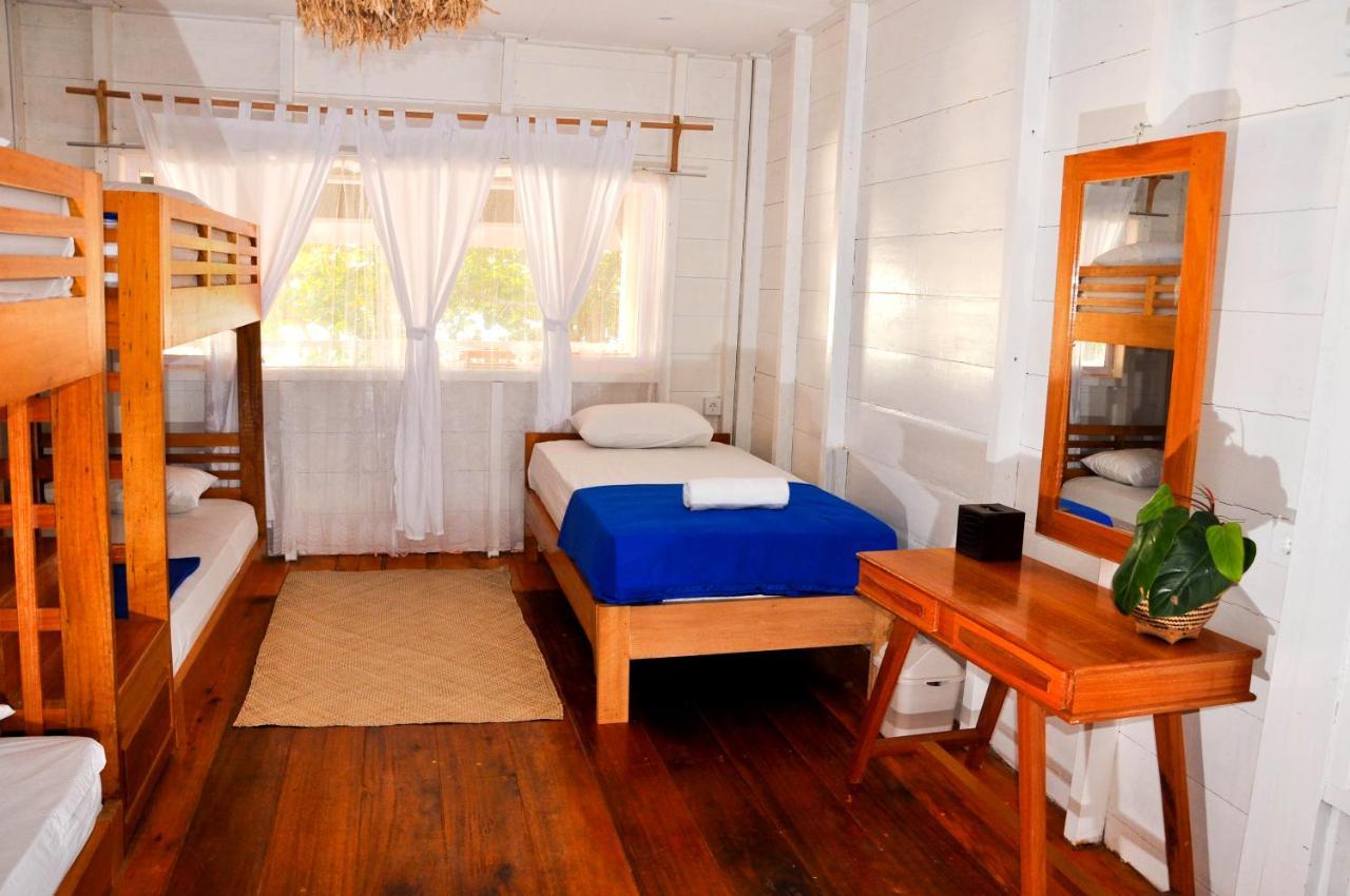 Crow'S Nest Hotel Tua Pejat Exterior foto